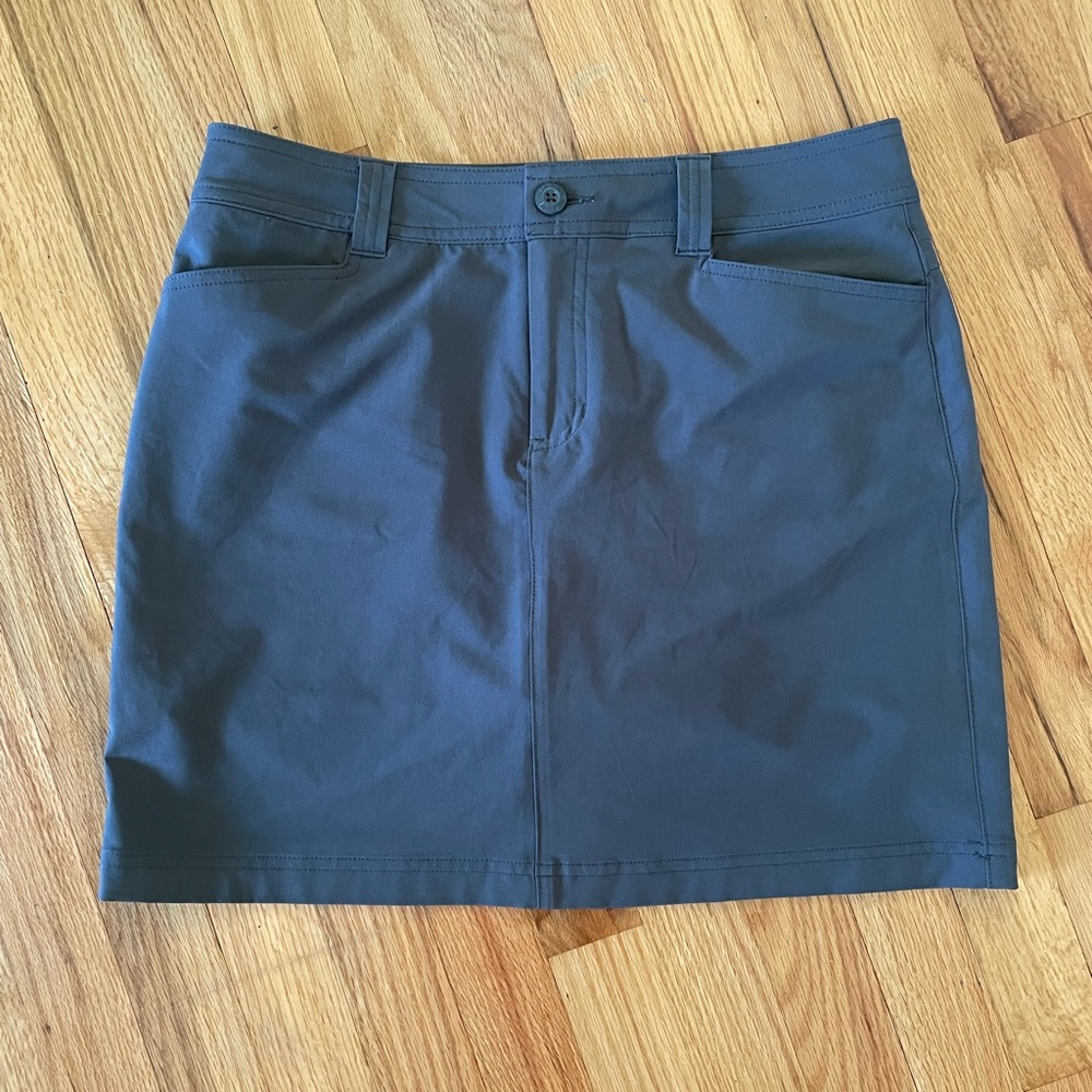Eddie Bauer Skort, size 4.